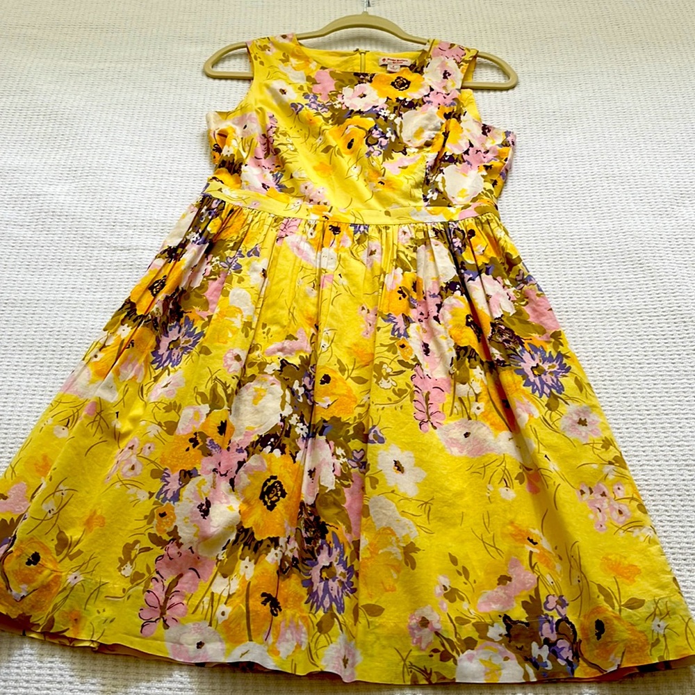 Brooks Brothers Red Fleece Floral Knee Length dress